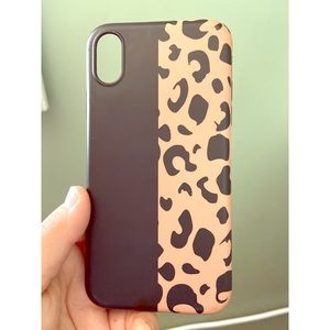 iPhone XR Black/Cheetah Print Case